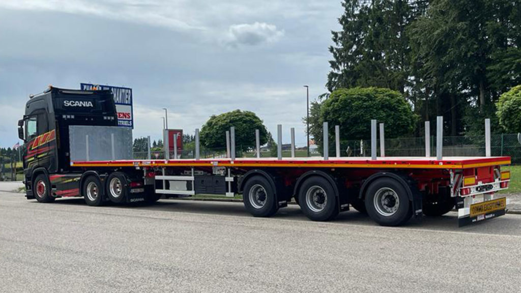 Daems Pilot Service - Uitschuifbare trailer voor extra lange ladingen